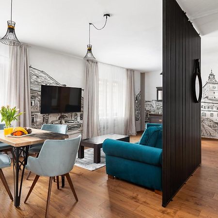 Peak Aparthotel - Old Town - By Cityhost Braşov Buitenkant foto