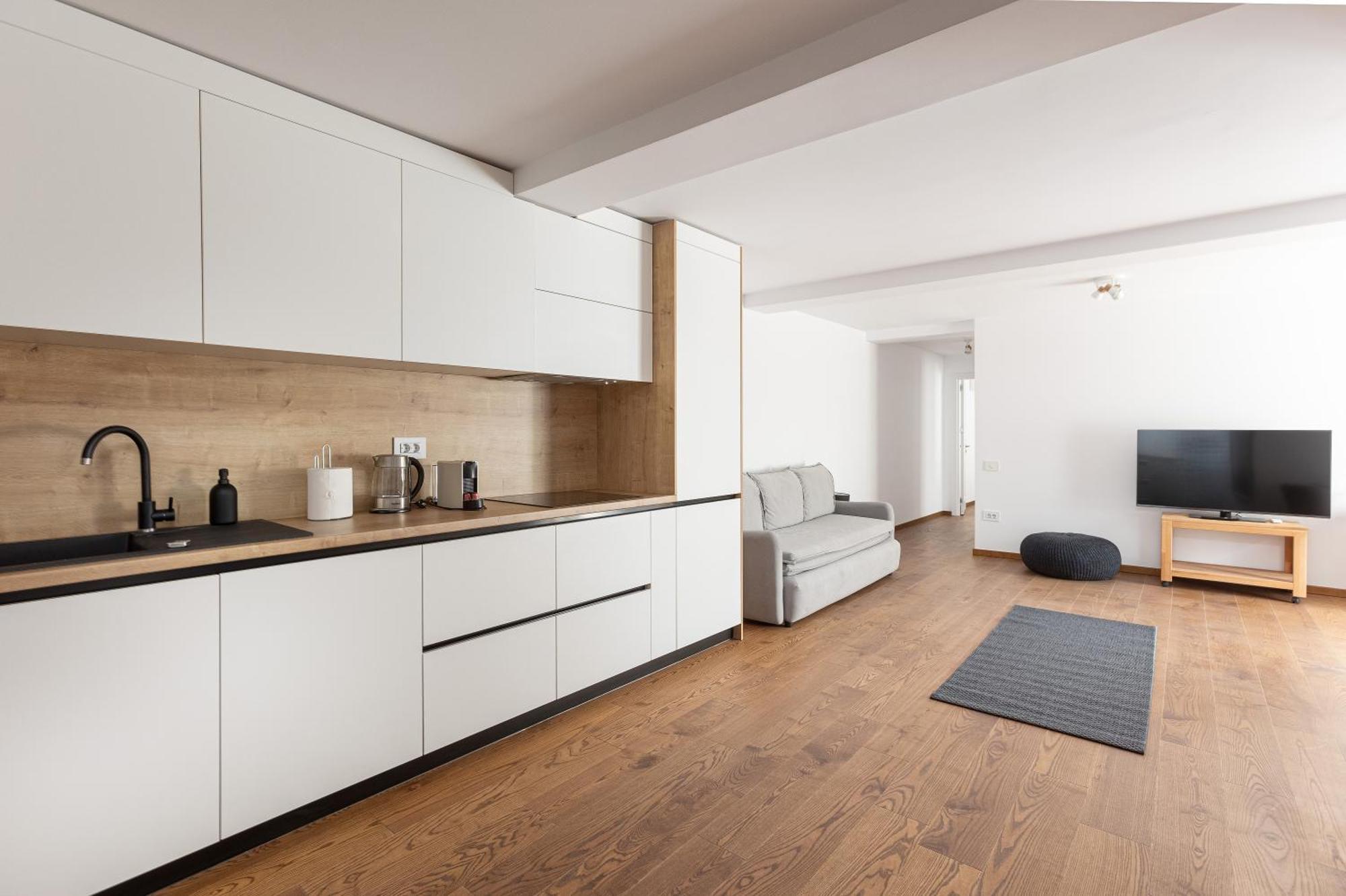 Peak Aparthotel - Old Town - By Cityhost Braşov Buitenkant foto