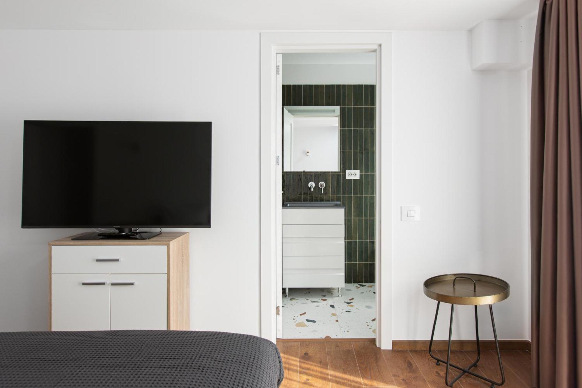 Peak Aparthotel - Old Town - By Cityhost Braşov Buitenkant foto