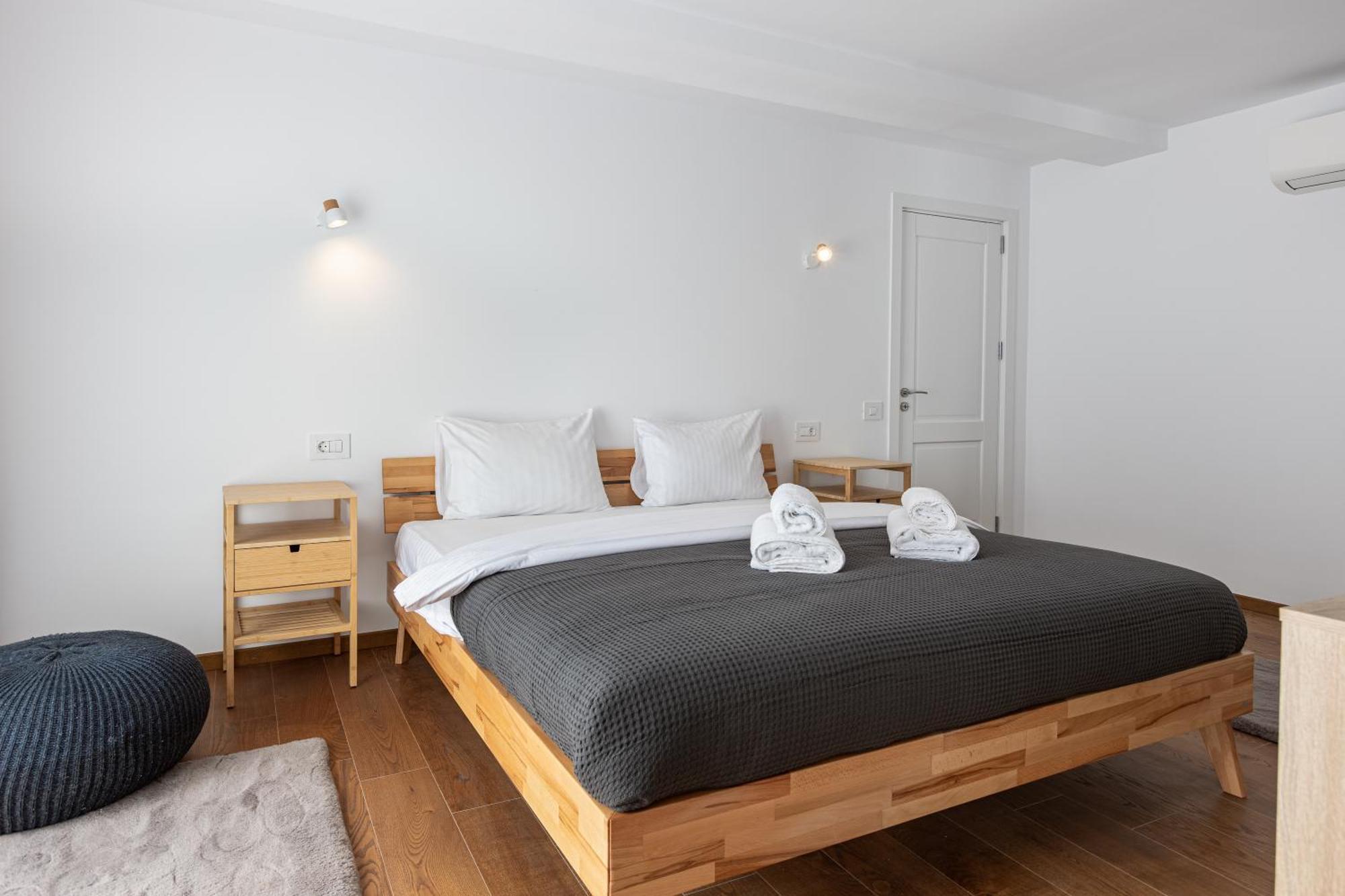Peak Aparthotel - Old Town - By Cityhost Braşov Buitenkant foto