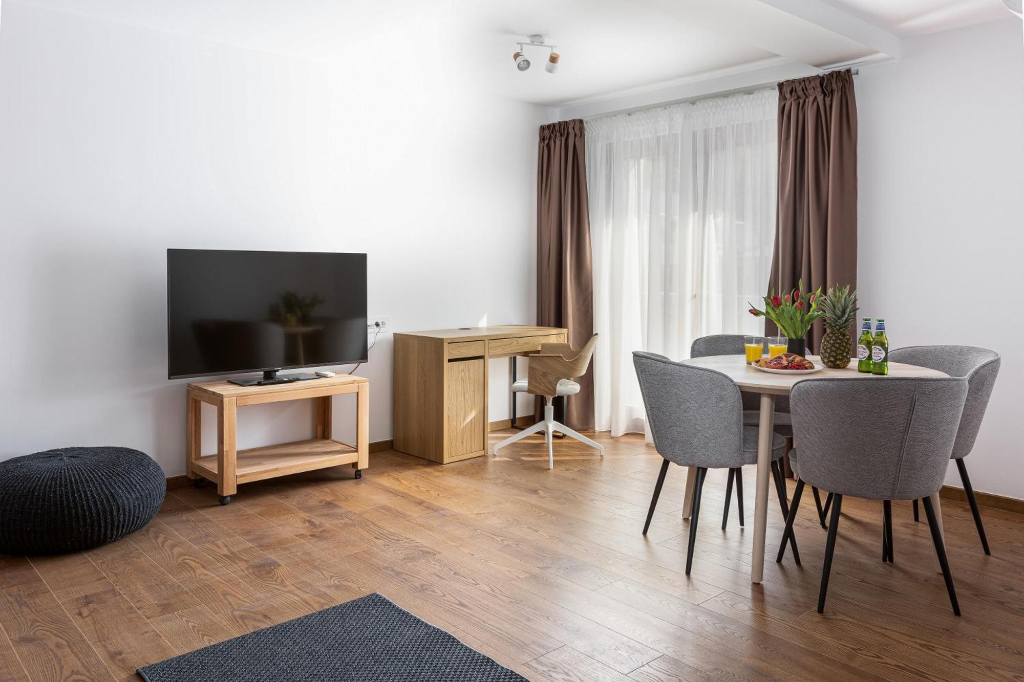 Peak Aparthotel - Old Town - By Cityhost Braşov Buitenkant foto