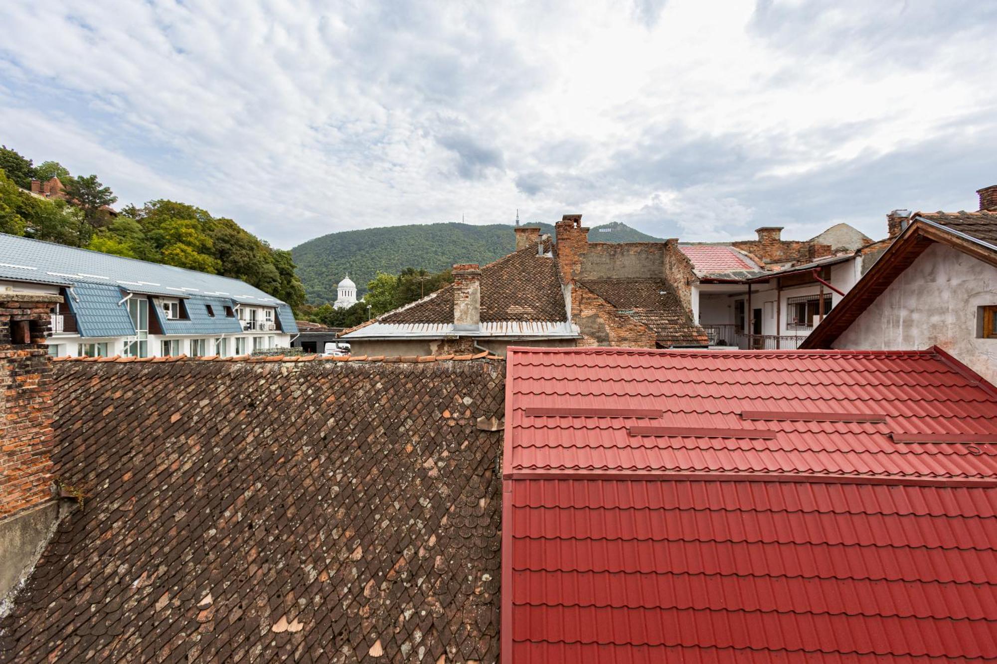 Peak Aparthotel - Old Town - By Cityhost Braşov Buitenkant foto